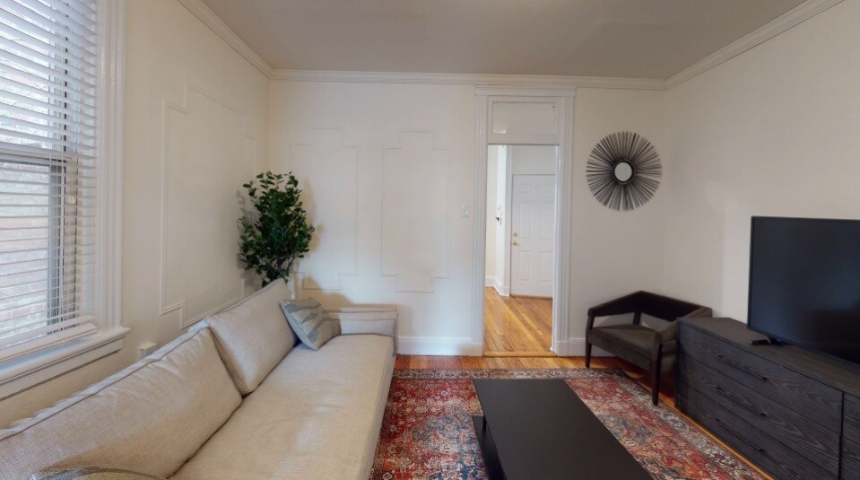 Foto principal - 617 Monroe St