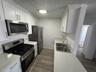 Building Photo - 1221 N Spaulding Ave