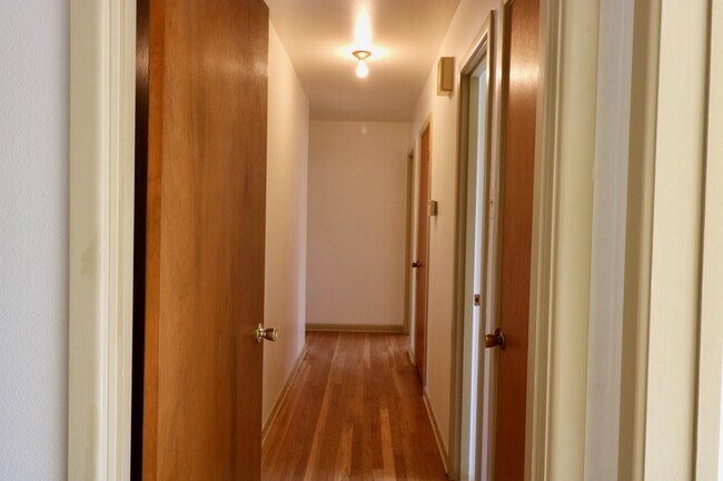 Foto del edificio - 105 E Xavier-