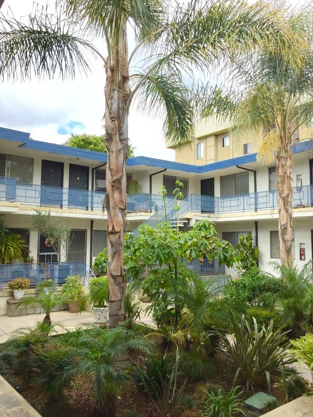 Building Photo - 1245 N Orange Dr