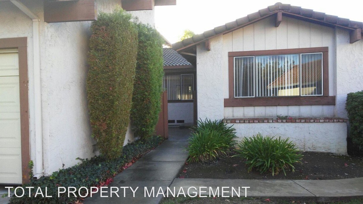 Foto principal - 1347-1347 Coniston Ct