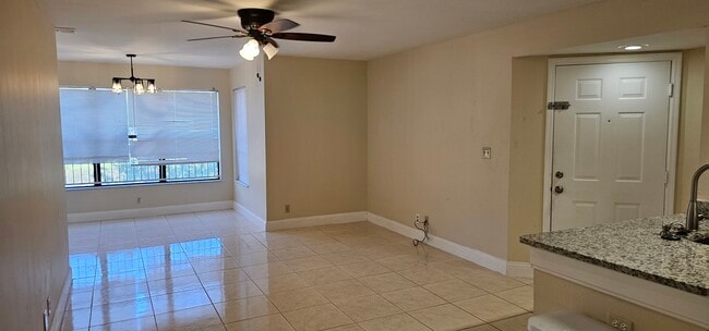 Building Photo - 2866 S University Dr