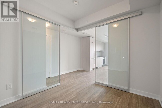 Building Photo - 4130 Parkside Village Dr