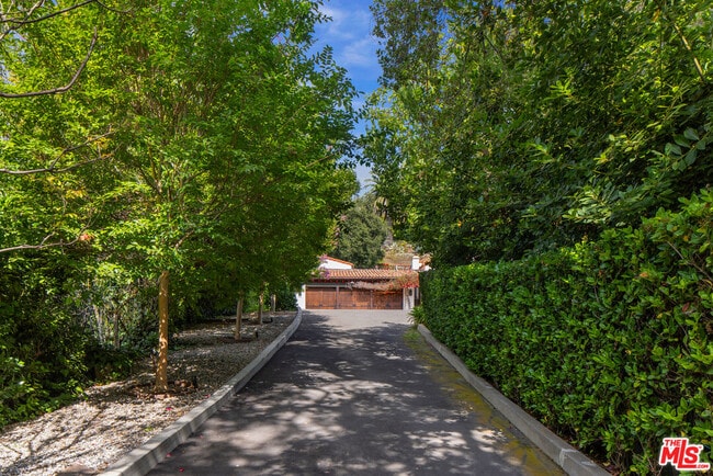 Building Photo - 1744 Reedvale Ln