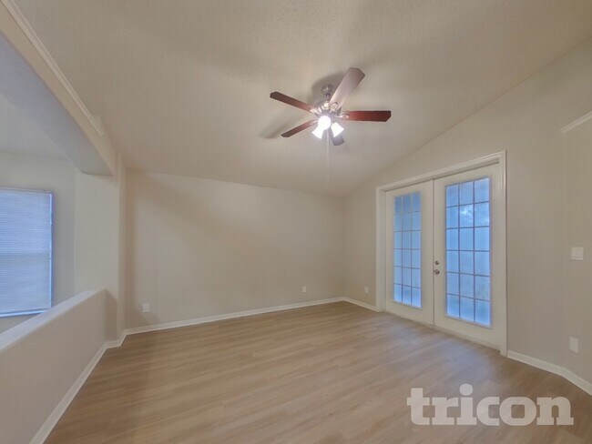 Foto del edificio - 1067 Stoneham Dr