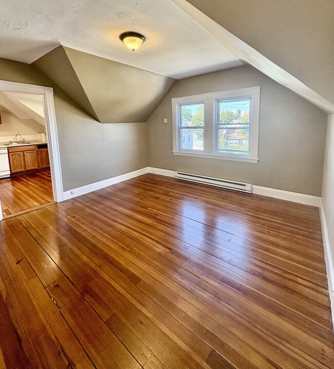 Photo - 137 Whitwell St (Quincy, MA) Apartment
