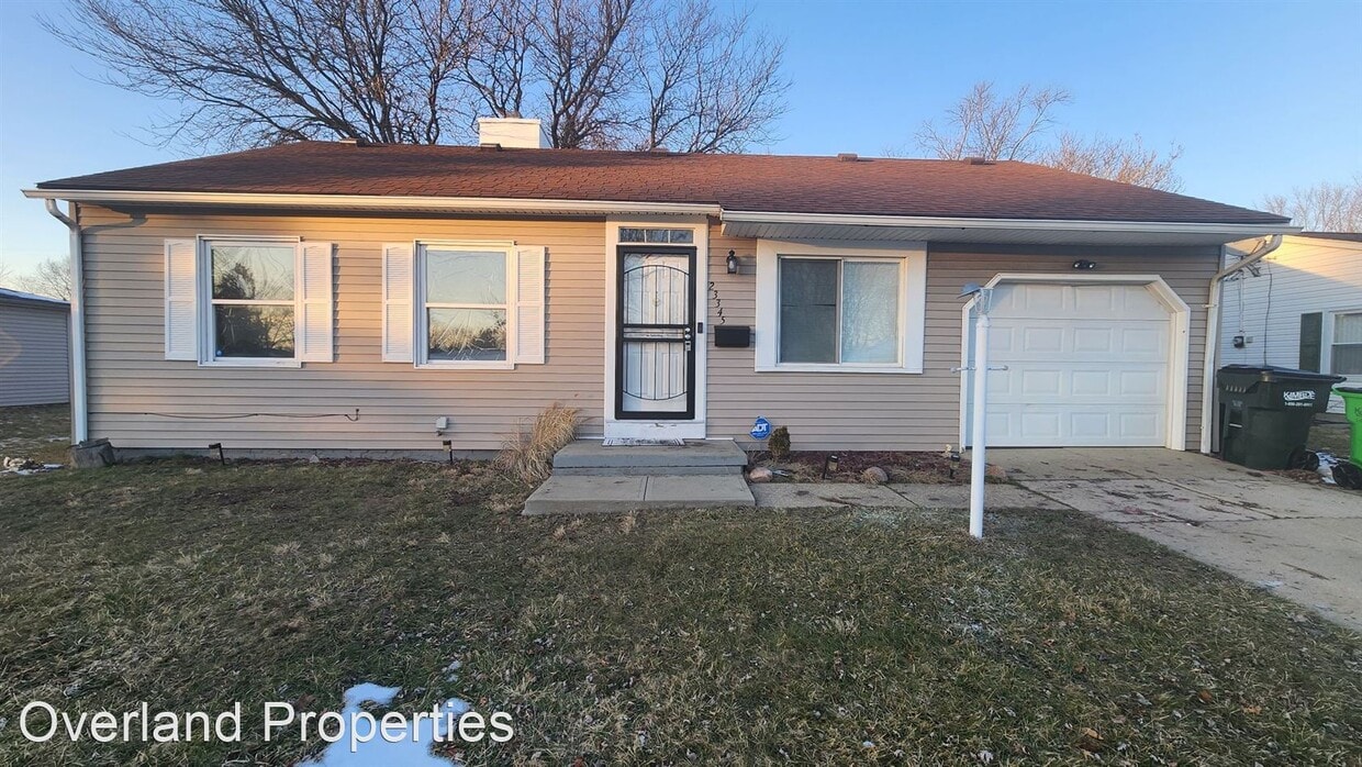 Primary Photo - 3 br, 1 bath House - 23345 Comstock Rd