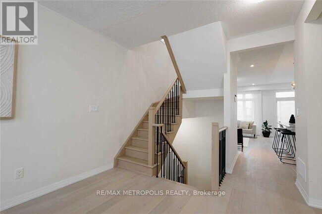 Building Photo - 21 Ravenbury St