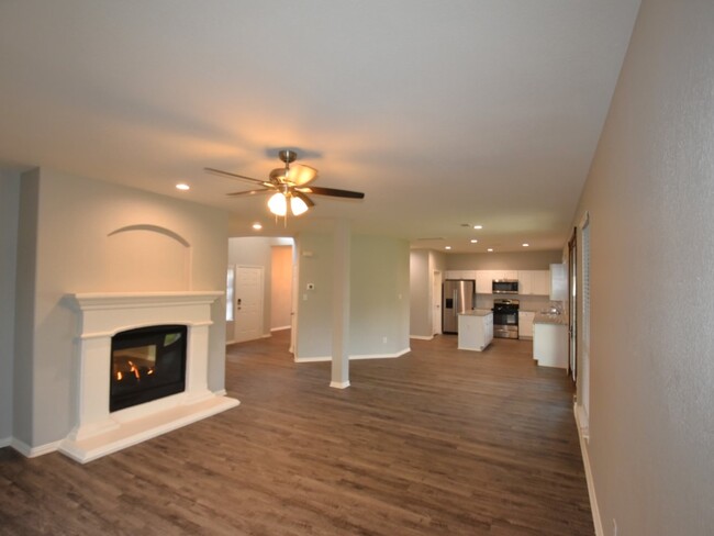 Building Photo - 11721 Bobcat Dr