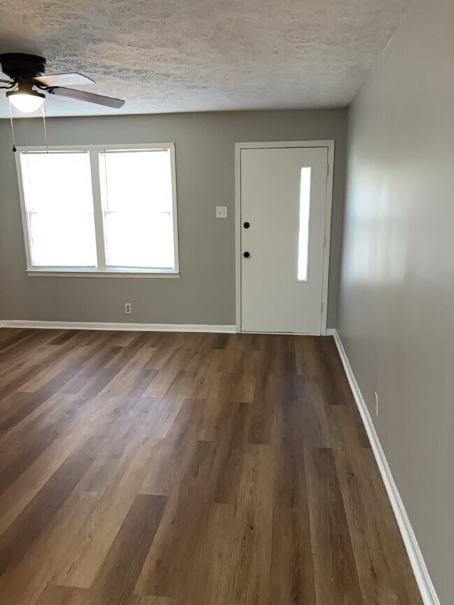 Foto del edificio - 1101 E 2nd St