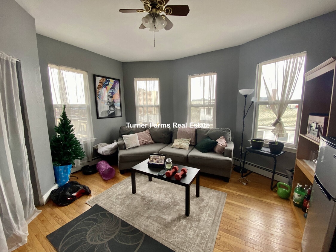 Primary Photo - 8 Eldora St