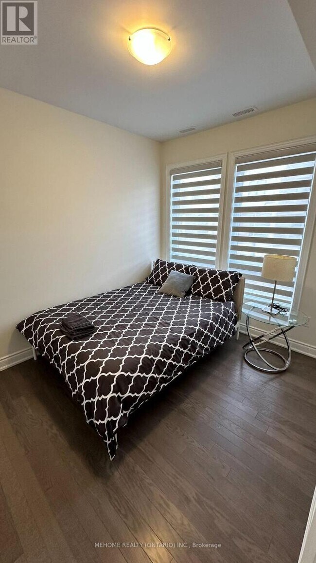 Photo du bâtiment - 3346 Millicent Ave