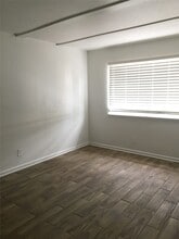 Building Photo - 6200 W Tidwell Rd