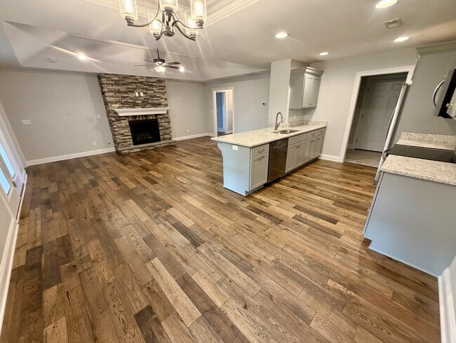 Building Photo - 114 Lala Ln