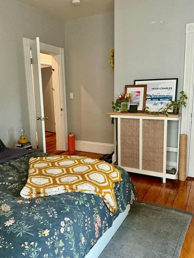 Foto del edificio - Spacious 3BR In Brighton!