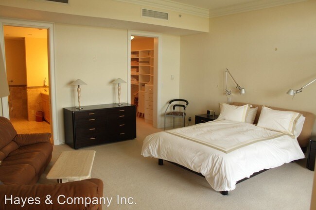 Foto del edificio - 2400 Cherry Creek S Dr