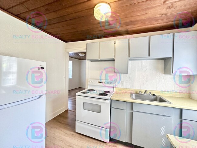 Building Photo - Charming 1-Bedroom Home in Desirable Old Southwest Reno – Lush Yard, Bonus Room & Unique Character!