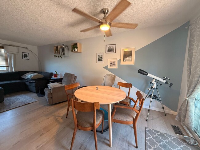 Building Photo - Comfortable Living in the Heart of Broomfield
