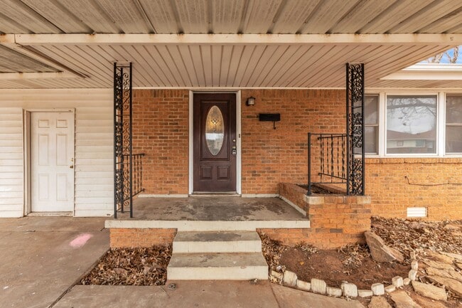 Foto del edificio - 2008 Maple Dr