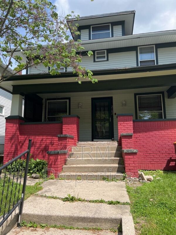 Primary Photo - 2102 California Ave