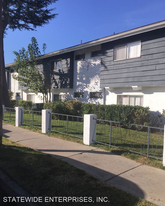 Primary Photo - 8525 De Soto Ave