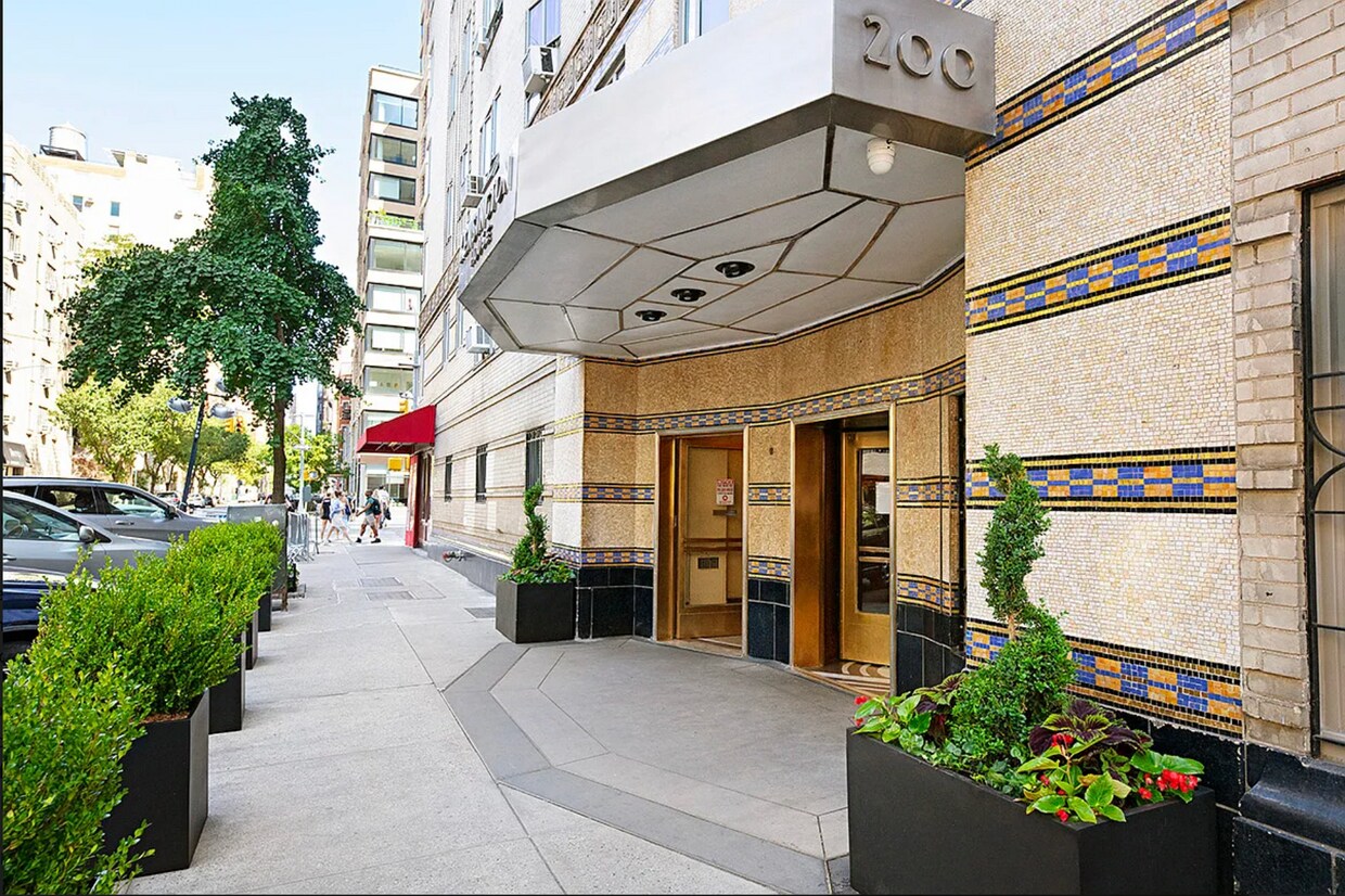 Photo - 200 W 20th St (New York, NY)