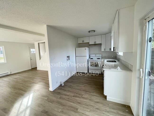 Building Photo - 212 Laclair St