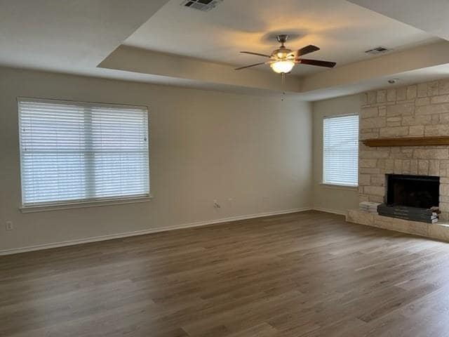 Foto del edificio - 6011 Bel Fay Ln