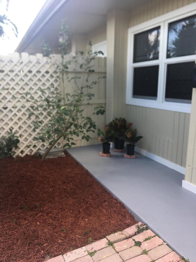 Foto del edificio - 2201 NE 2nd Ave