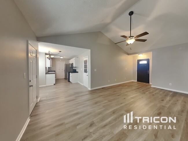 Foto del edificio - 232 Grassmire Dr
