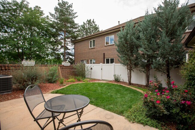 Building Photo - 1431 Hillburn