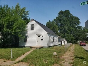 Building Photo - 1602 N Brookfield St