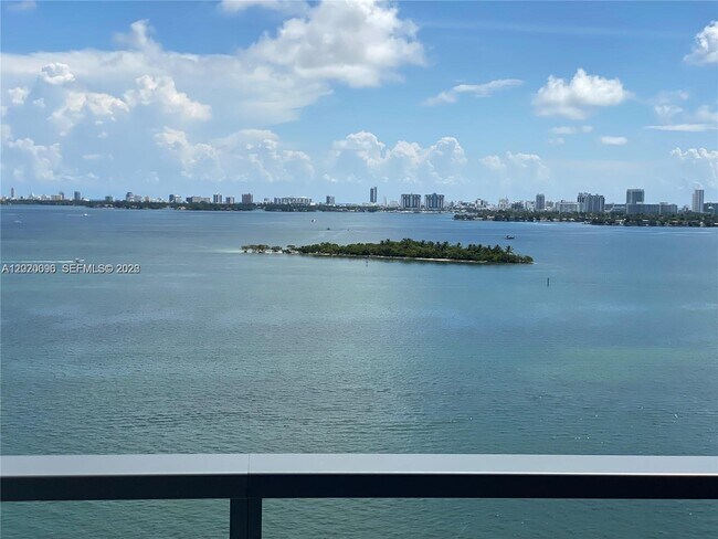 Foto del edificio - 788 NE 23rd St