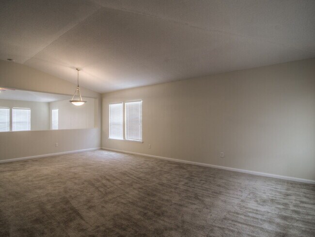 Foto del edificio - 3852 Cedar Bluff Ln