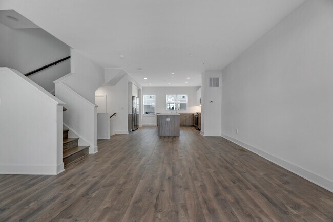 Building Photo - 36 Mural Walk NE