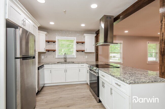 Building Photo - 2524 Cherrywood Ln SW