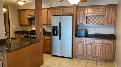 Building Photo - 9937 S Cicero Ave