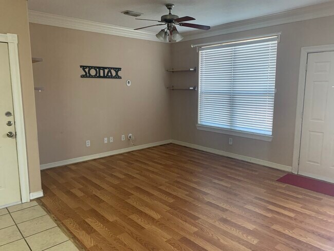 Foto del edificio - 10330 Panther Point Dr