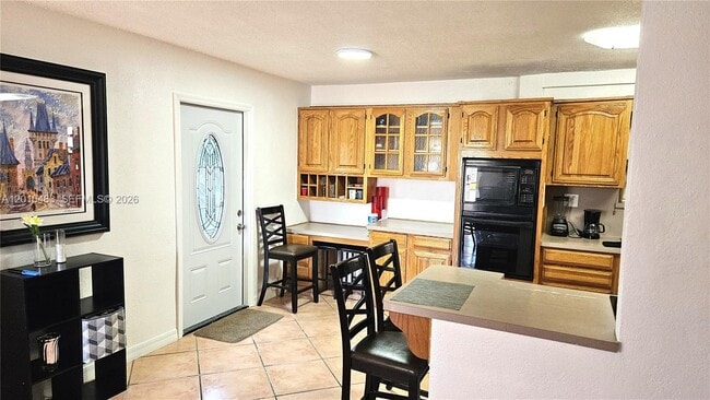 Building Photo - 690 SW 120th Ave