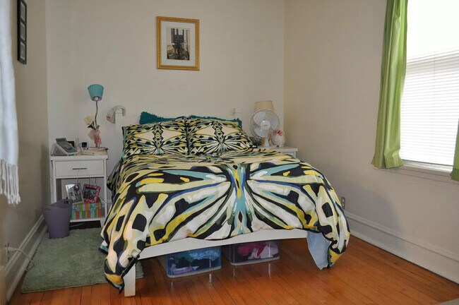 Foto del edificio - 2319 W School St