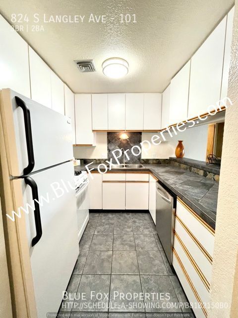 Building Photo - 824 S Langley Ave Unit 101