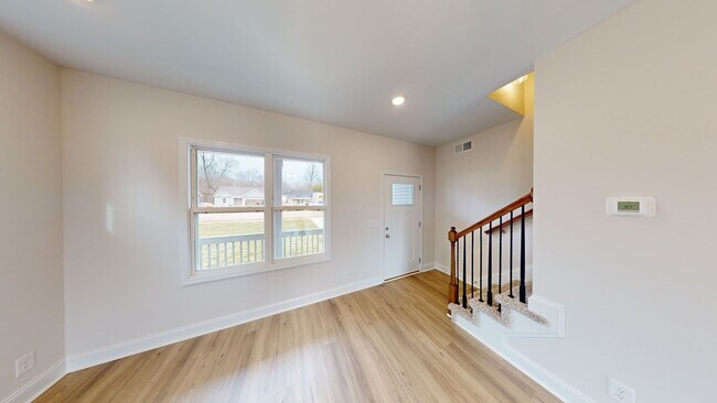 Building Photo - Spacious & Updated 3/2.5 Home Near Fort Ca...
