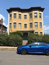 Building Photo - 174 Standish St