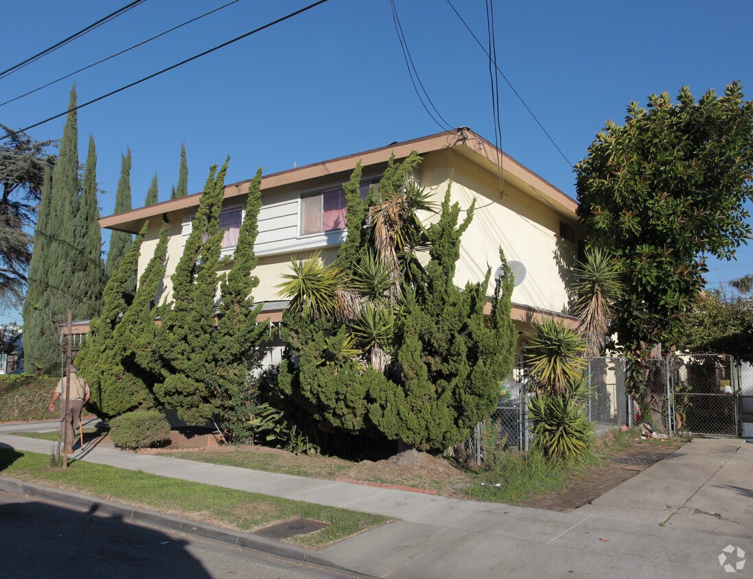 Primary Photo - 3405 Walnut St