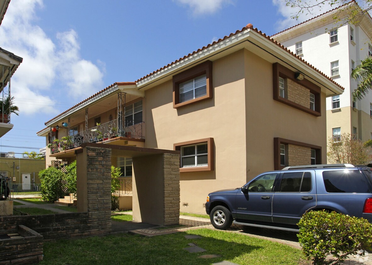 Building Photo - 110 Zamora Ave