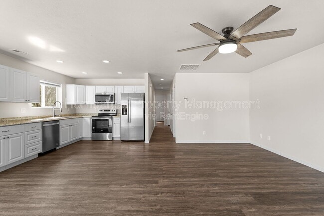 Foto del edificio - 14420 E Heroy Ln