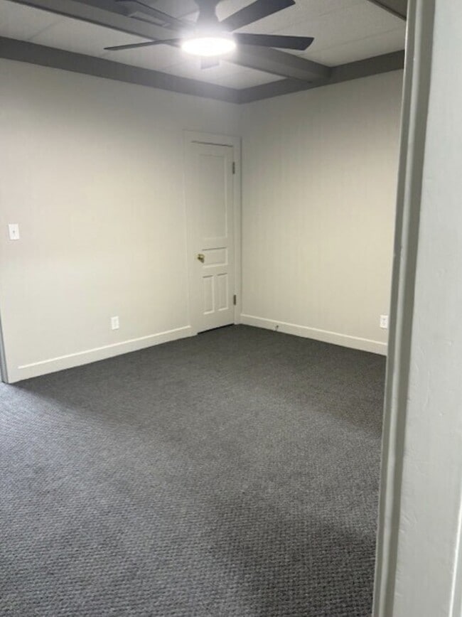 Building Photo - No Availabilities - 820 1/2 N Main St