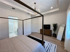 Building Photo - 9260 Cormorant Dr