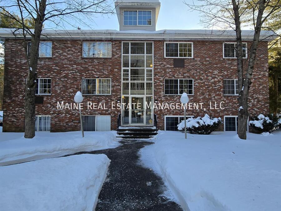 Primary Photo - 10 Tall Pines Dr