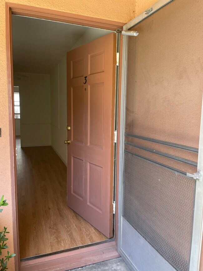Building Photo - 3622 Mentone Ave